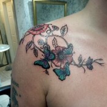 Shoulder butterflies and flowers (front view)