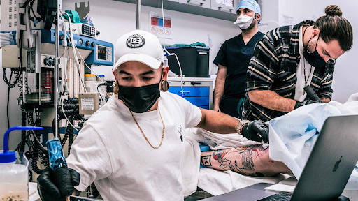 Tattoo Artist Use Anesthesia tattoo artists using anesthetics for longer sessions of tattooing